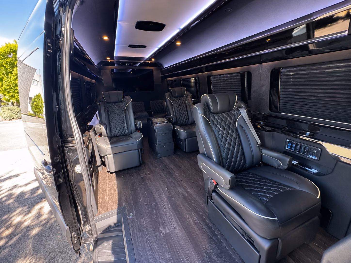 secure transportation for your next airport transfer 2