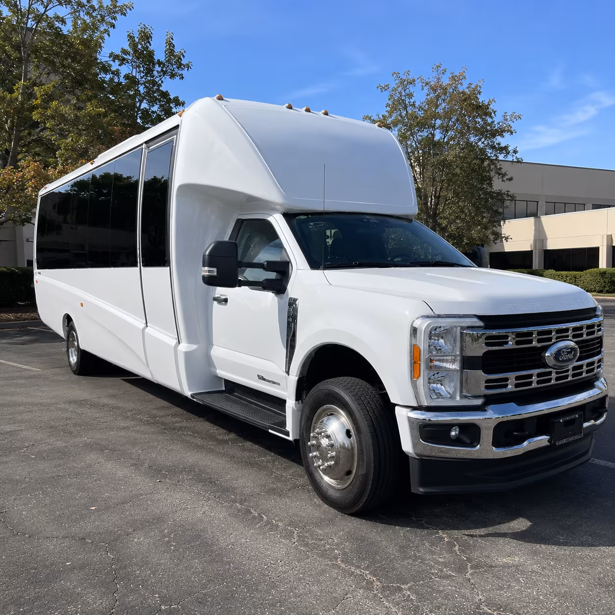 shuttle buses between indio hotels and the convention center